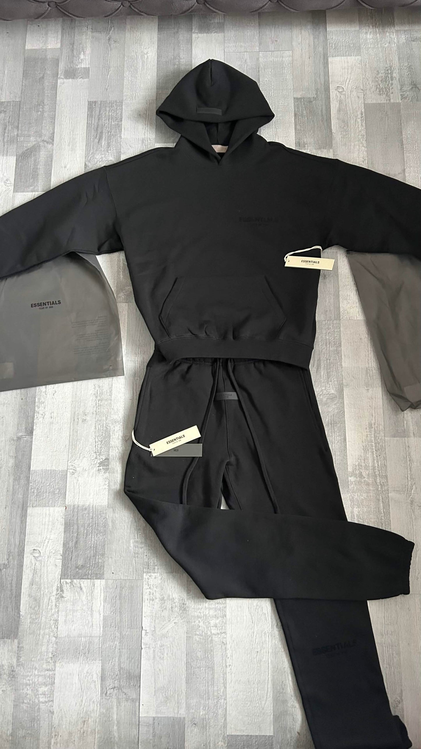 SS22 Black