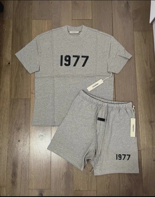 1977 Short Set